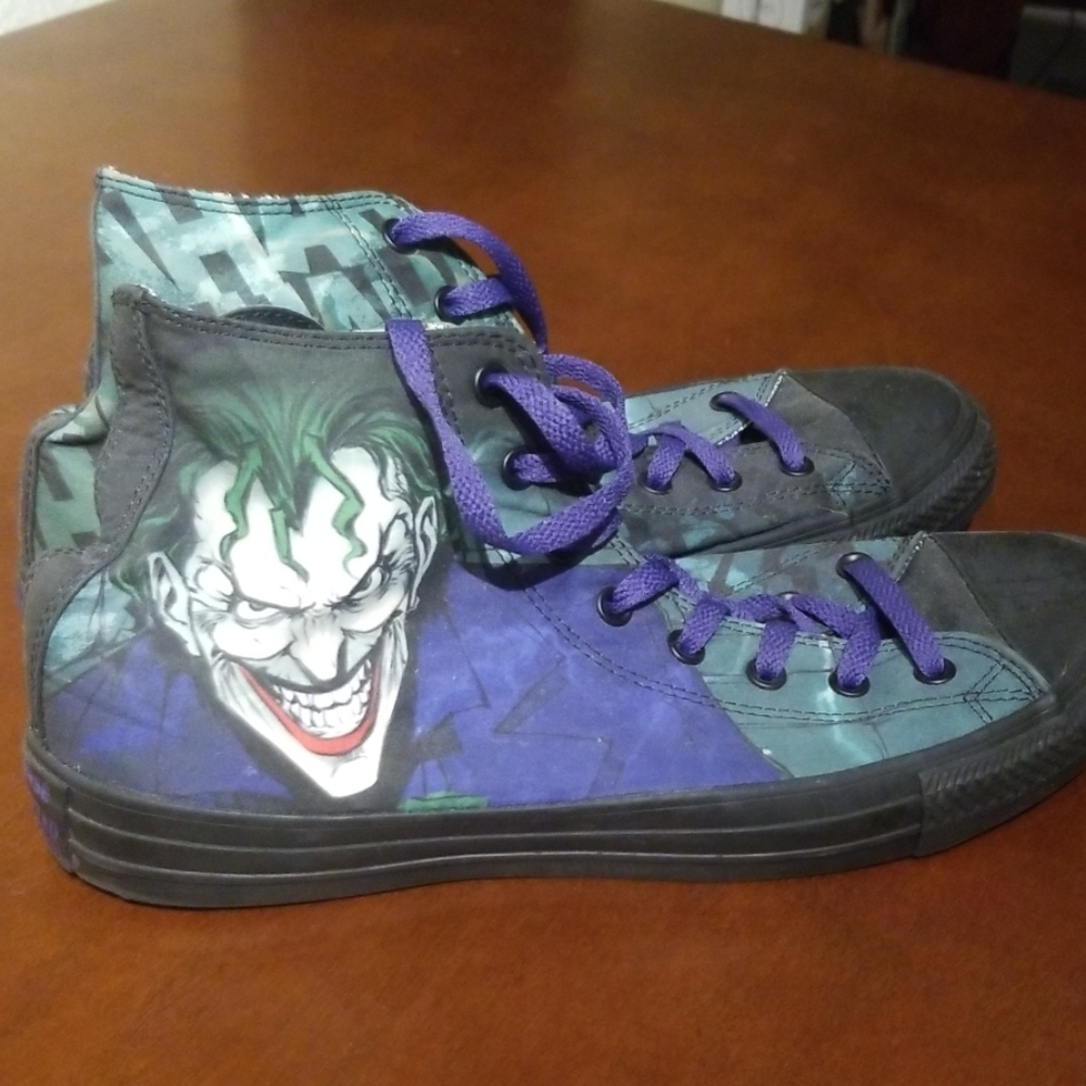 Joker Converse high tops